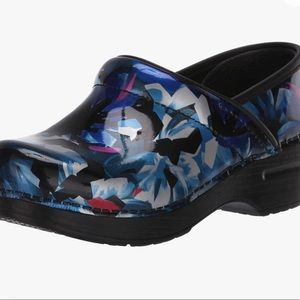 Dansko Women's Professional Clog size 39 shoes medical nursing nurse